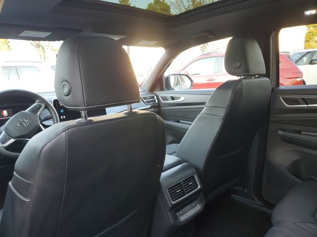 2026 Volkswagen Atlas Cross Sport 2.0T SEL R-Line Black