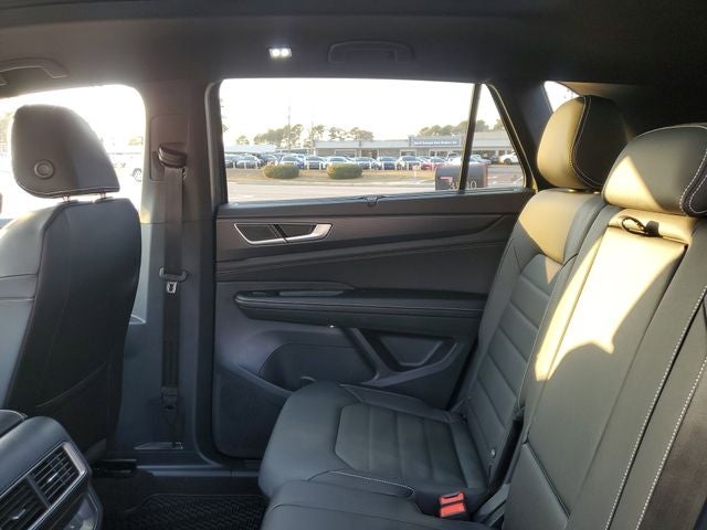 2026 Volkswagen Atlas Cross Sport 2.0T SEL R-Line Black