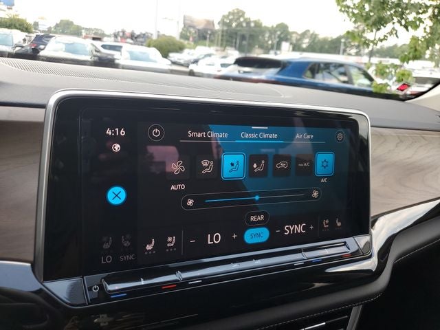 2025 Volkswagen Atlas 2.0T SE