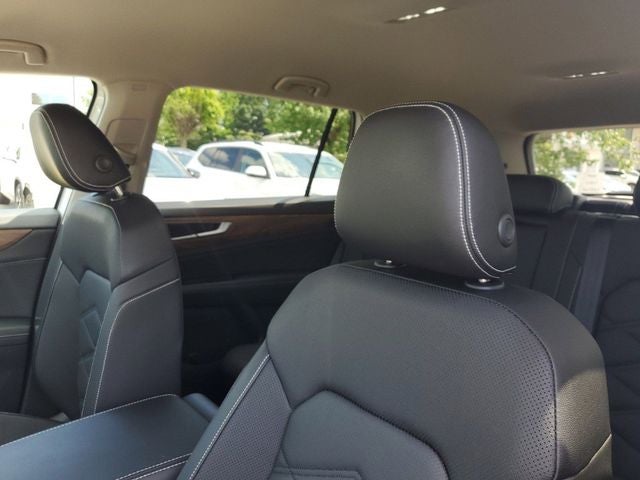 2025 Volkswagen Atlas 2.0T SE