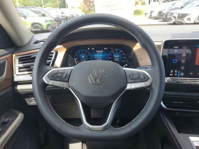 2025 Volkswagen Atlas 2.0T SE