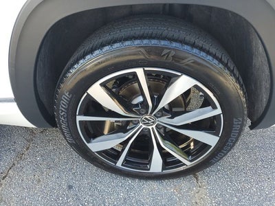 2025 Volkswagen Atlas Cross Sport 2.0T SEL Premium R-Line