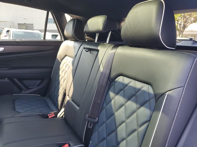 2025 Volkswagen Atlas Cross Sport 2.0T SEL Premium R-Line
