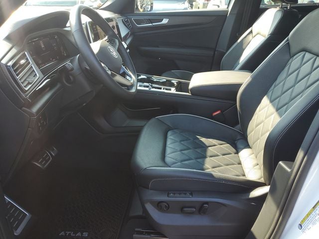 2025 Volkswagen Atlas Cross Sport 2.0T SEL Premium R-Line