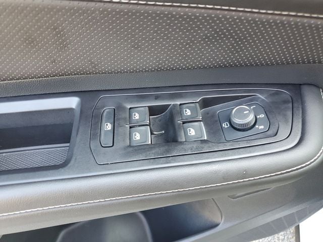 2025 Volkswagen Atlas Cross Sport 2.0T SEL Premium R-Line