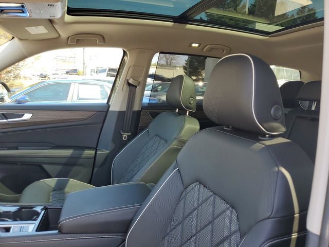 2025 Volkswagen Atlas 2.0T SEL Premium R-Line