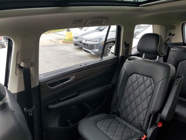 2025 Volkswagen Atlas 2.0T SEL Premium R-Line