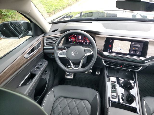 2025 Volkswagen Atlas 2.0T SEL Premium R-Line