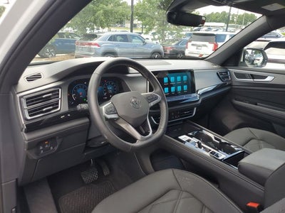 2025 Volkswagen Atlas Cross Sport 2.0T SE w/Technology