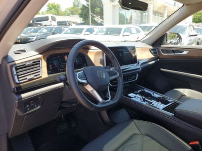 2025 Volkswagen Atlas 2.0T SE w/Technology