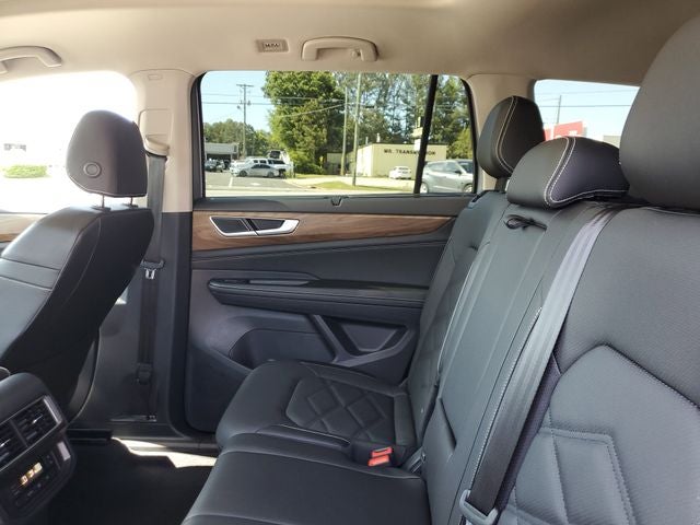 2025 Volkswagen Atlas 2.0T SE w/Technology