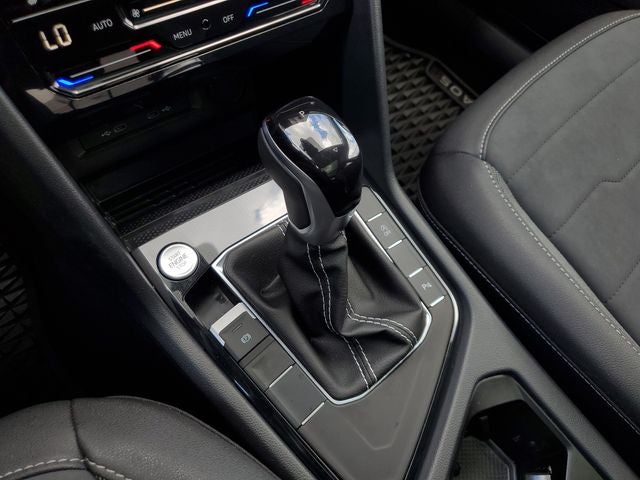 2025 Volkswagen Taos 1.5T SE Black