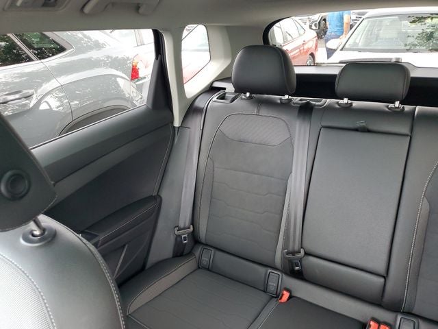 2025 Volkswagen Taos 1.5T SE Black