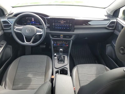 2025 Volkswagen Taos 1.5T SE Black