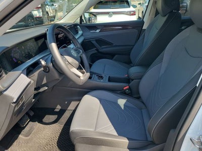 2025 Volkswagen Tiguan 2.0T SE