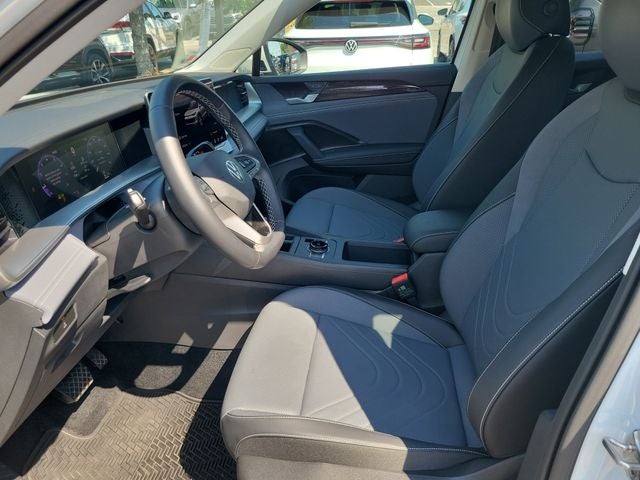 2025 Volkswagen Tiguan 2.0T SE