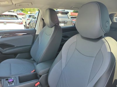 2025 Volkswagen Tiguan 2.0T SE