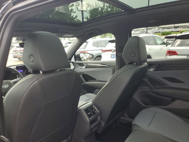 2025 Volkswagen Tiguan 2.0T SE R-Line Black
