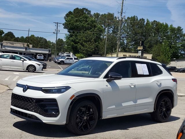 2025 Volkswagen Tiguan 2.0T SE R-Line Black