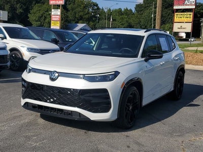 2025 Volkswagen Tiguan 2.0T SE R-Line Black