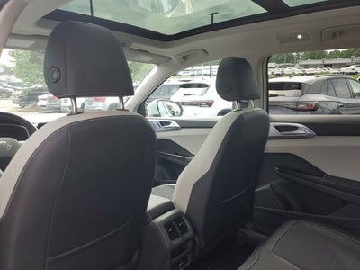 2025 Volkswagen Taos 1.5T SE