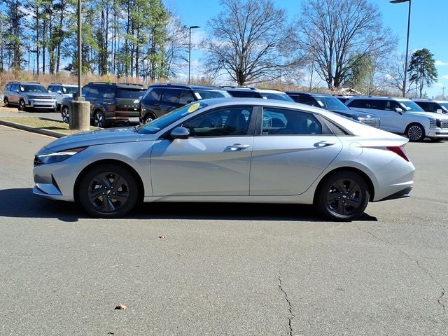 2022 Hyundai Elantra SEL