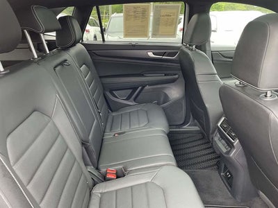 2025 Volkswagen Atlas Cross Sport 2.0T SEL R-Line Black