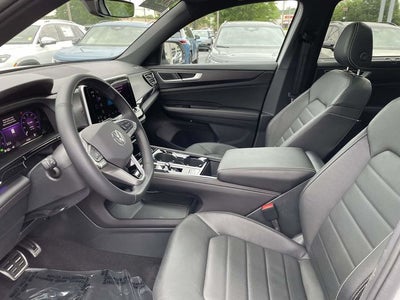 2025 Volkswagen Atlas Cross Sport 2.0T SEL R-Line Black