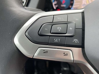 2025 Volkswagen Atlas Cross Sport 2.0T SEL Premium R-Line