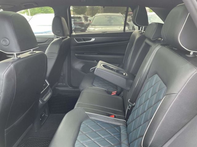 2025 Volkswagen Atlas Cross Sport 2.0T SEL Premium R-Line