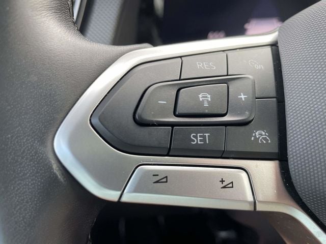 2025 Volkswagen Atlas Cross Sport 2.0T SEL Premium R-Line