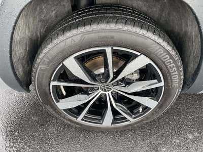2025 Volkswagen Atlas 2.0T SEL Premium R-Line
