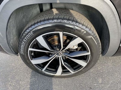 2024 Volkswagen Atlas 2.0T SEL Premium R-Line