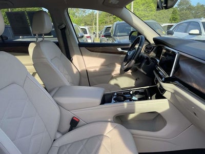 2025 Volkswagen Atlas 2.0T SE w/Technology