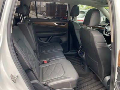 2025 Volkswagen Atlas 2.0T SE w/Technology
