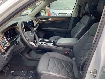 2025 Volkswagen Atlas 2.0T SE w/Technology