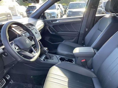 2024 Volkswagen Tiguan 2.0T SE R-Line Black