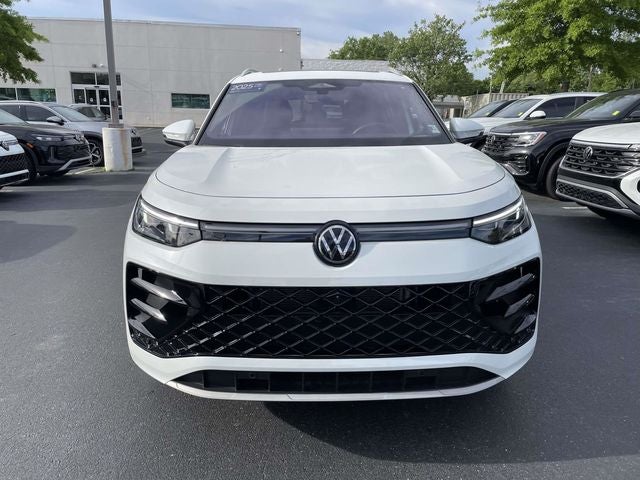2025 Volkswagen Tiguan 2.0T SEL R-Line