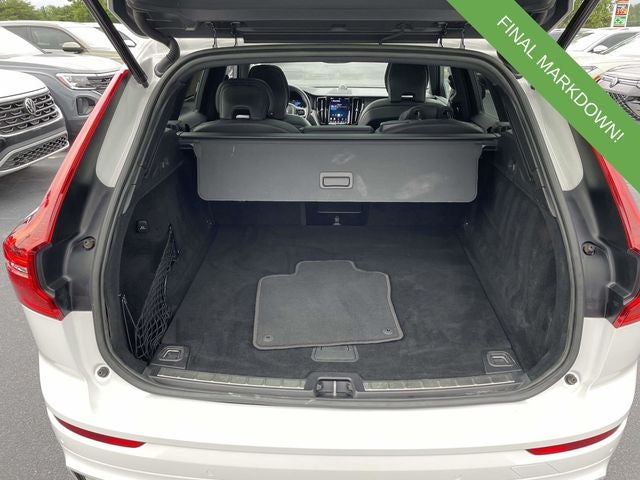 2023 Volvo XC60 B5 Ultimate Dark Theme