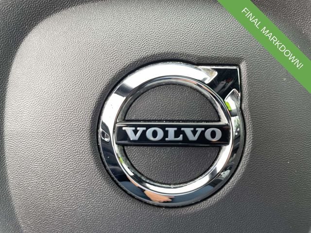 2023 Volvo XC60 B5 Ultimate Dark Theme