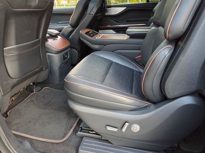 2025 Lincoln Navigator L Black Label