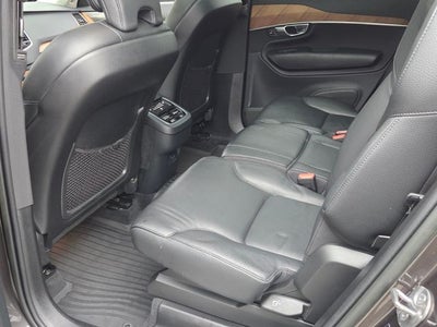 2023 Volvo XC90 B5 Plus