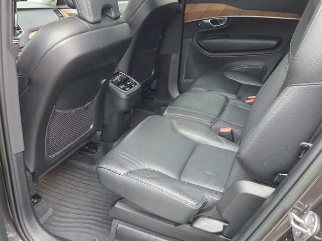 2023 Volvo XC90 B5 Plus