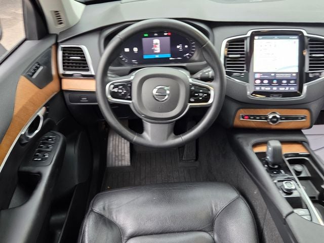 2023 Volvo XC90 B5 Plus