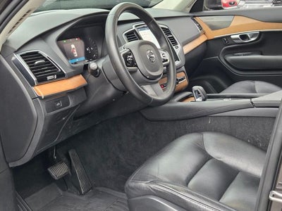 2023 Volvo XC90 B5 Plus