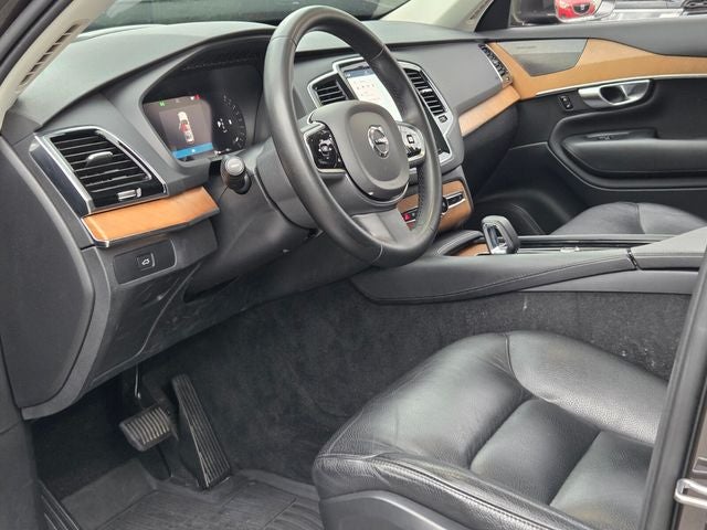 2023 Volvo XC90 B5 Plus