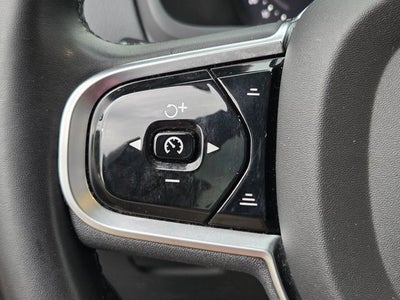 2023 Volvo XC90 B5 Plus