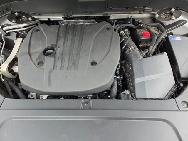 2023 Volvo XC90 B5 Plus
