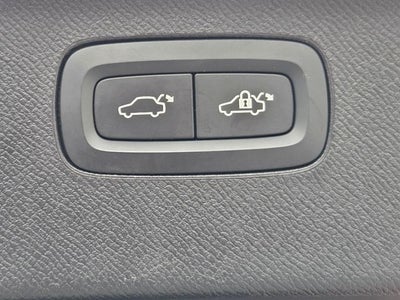 2023 Volvo XC90 B5 Plus