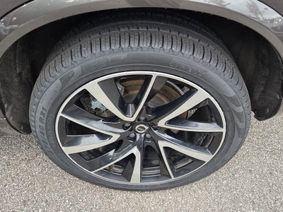 2023 Volvo XC90 B5 Plus